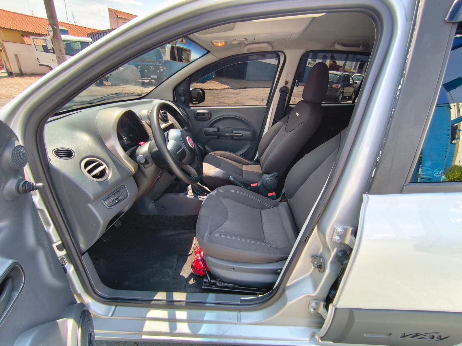 
								FIAT UNO WAY 1.4 FLEX 2010/2011 full									
